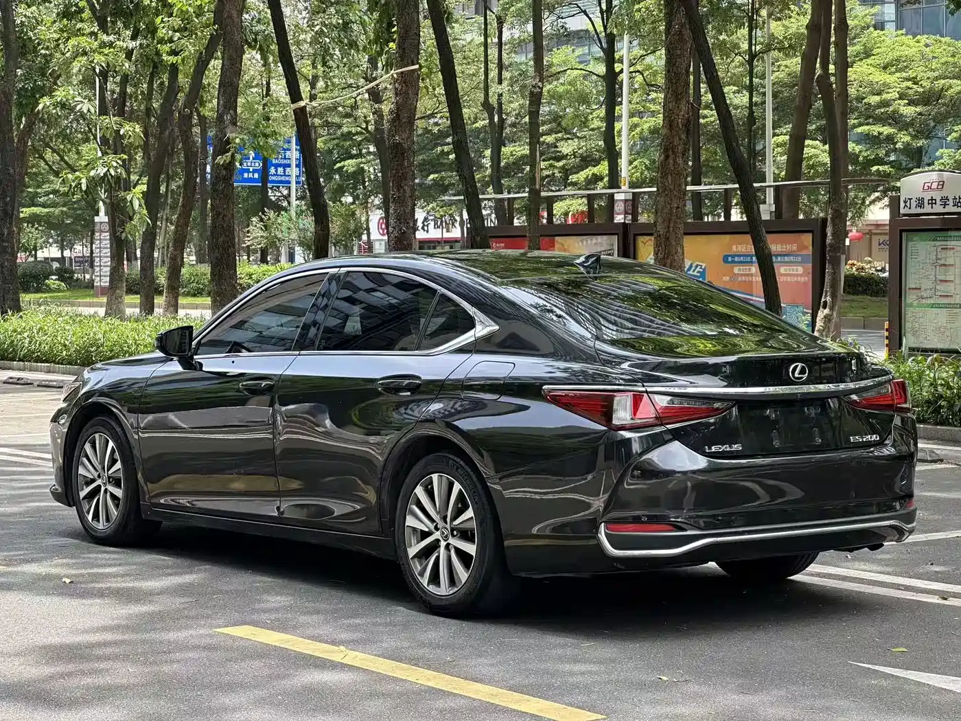 Lexus ES 2018 200 Luxury Edition China V фото 8
