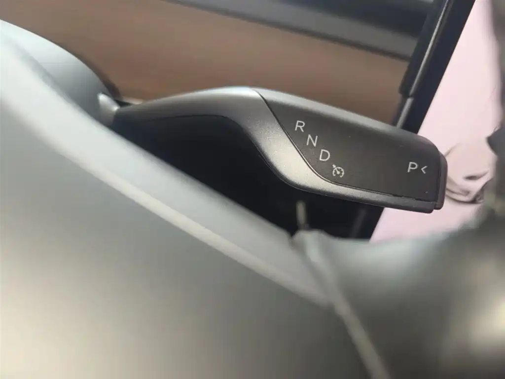 TESLA MODEL 3 (IMPORTED)
