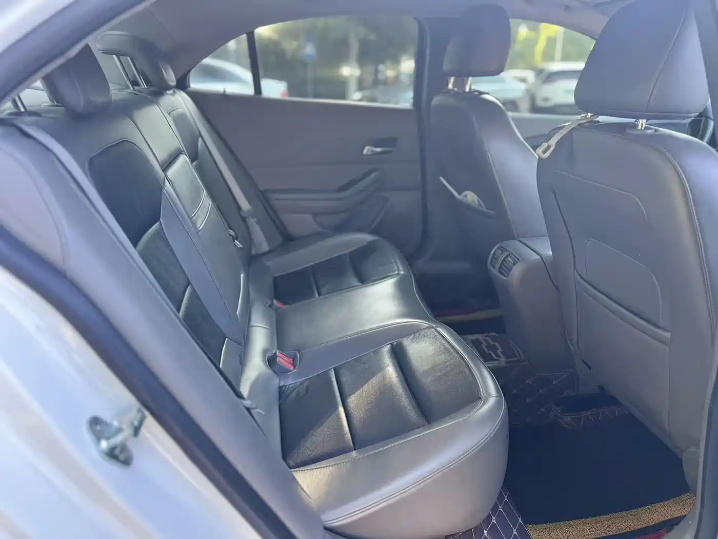 Chevrolet Malibu 2013 2.0L Automatic Luxury Edition фото 11