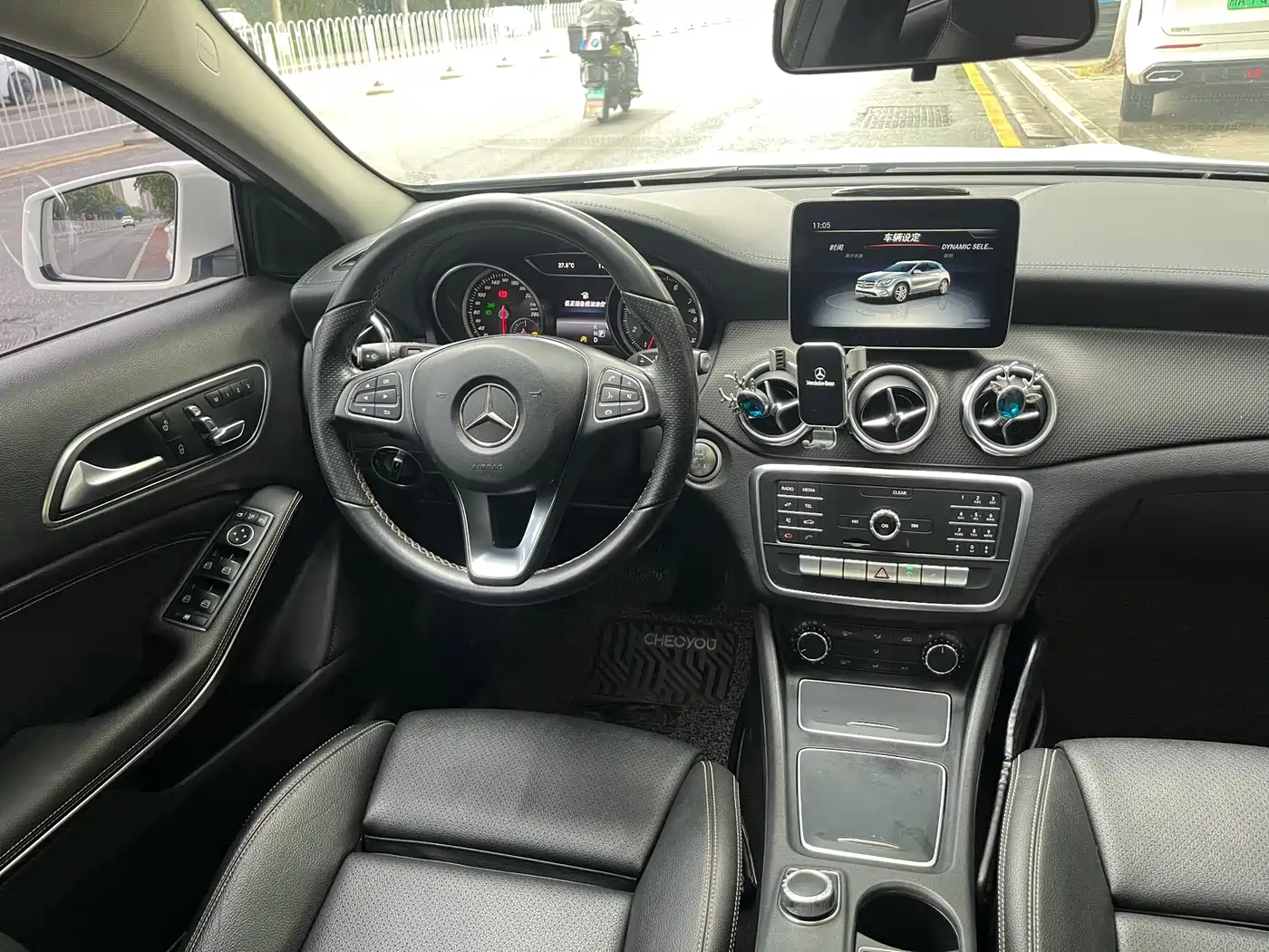 Mercedes-Benz GLA 2018 GLA 200 Fashion фото 10