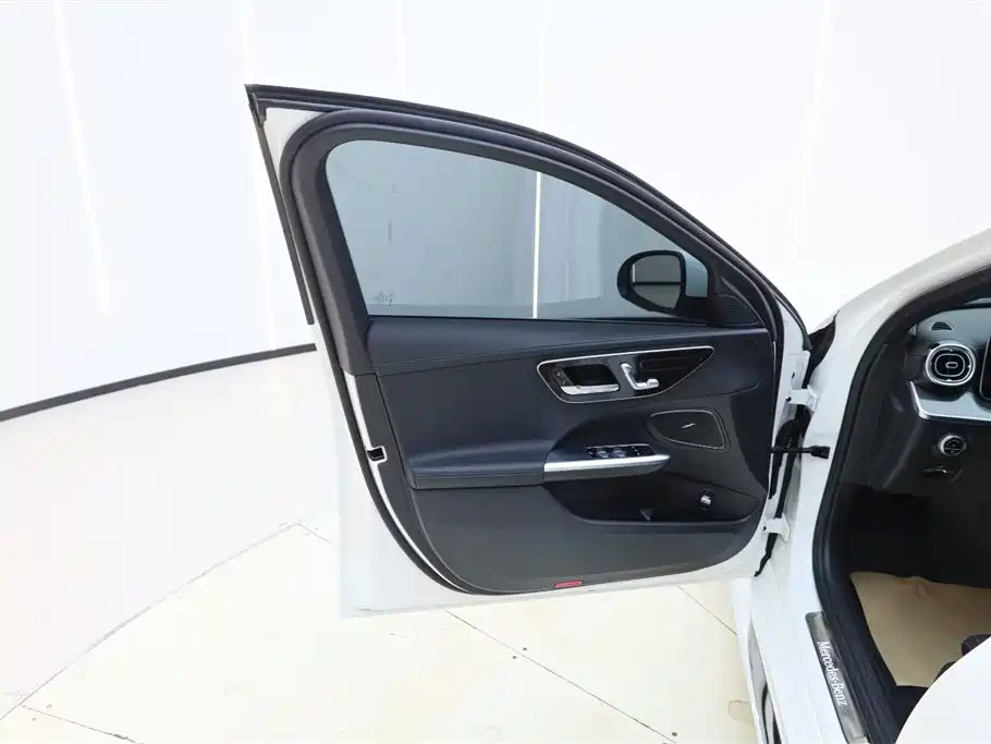 Mercedes-Benz C-Class 2023 Facelift C 260 L Sport Edition фото 15