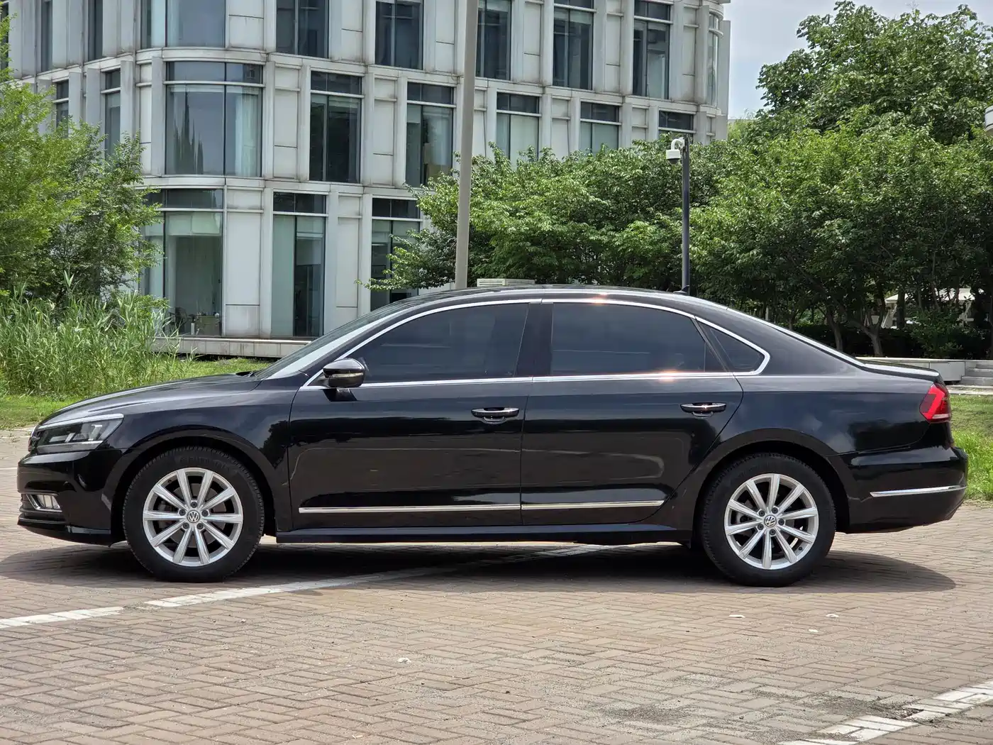 Volkswagen Passat 2017 330TSI DSG Prestige фото 7