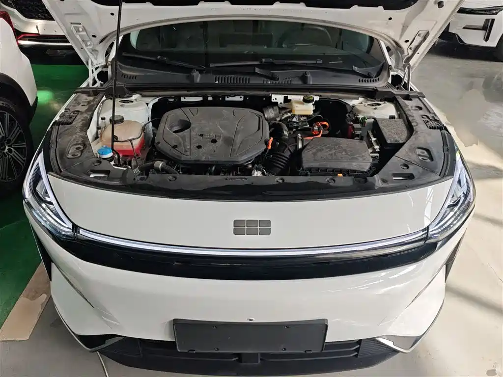 Geely Galaxy Galaxy L6 2025 EM-i 140km Starship Edition фото 20