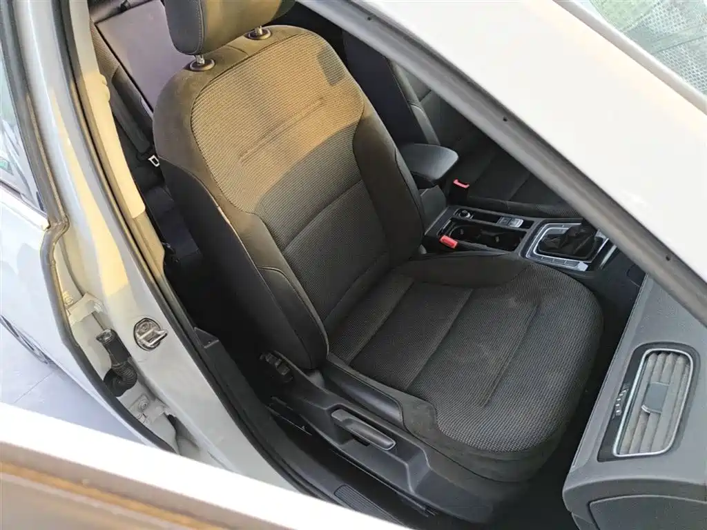 Volkswagen Golf 2020 280TSI DSG Comfort фото 25