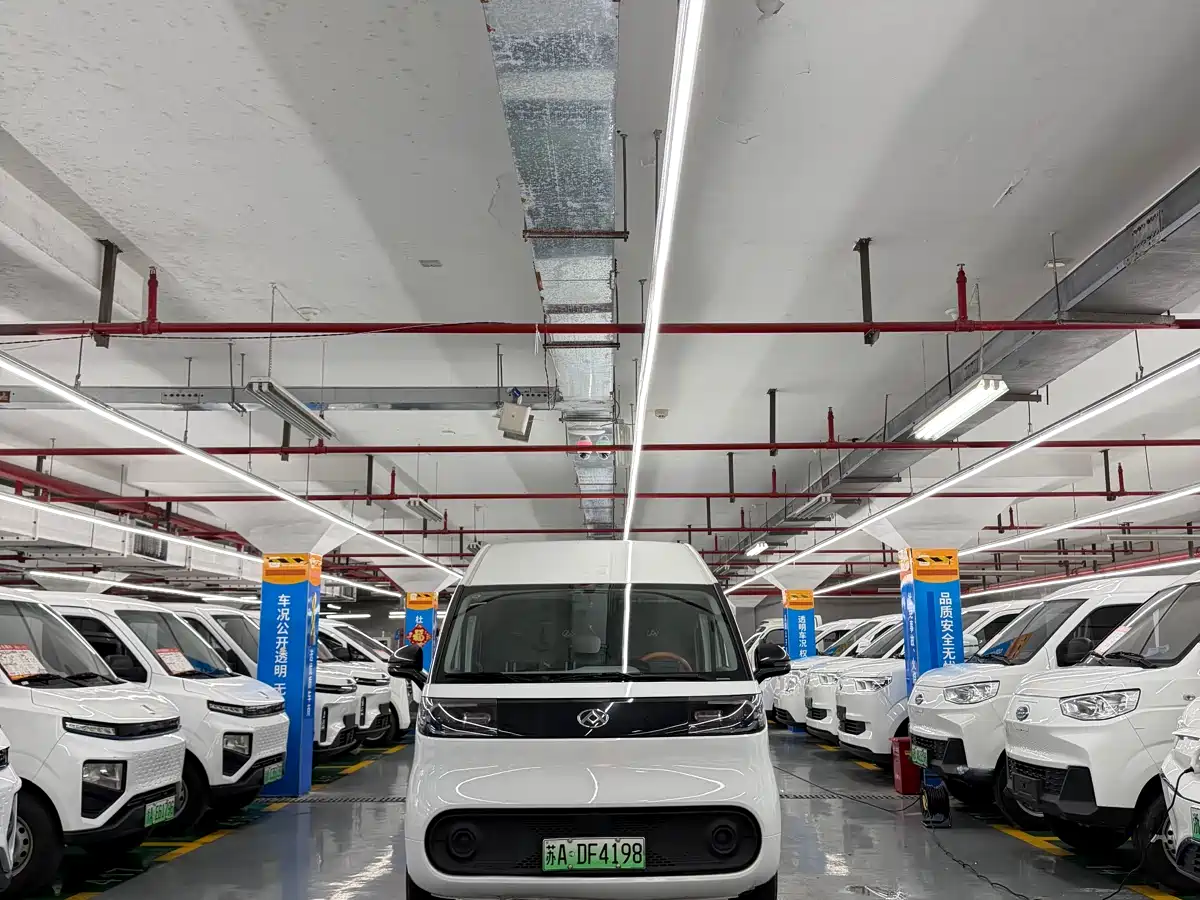 SAIC Maxus Dana V1 2025 Model V1+ Long Wheelbase High Roof Multi-Purpose Edition (62kWh) фото 2