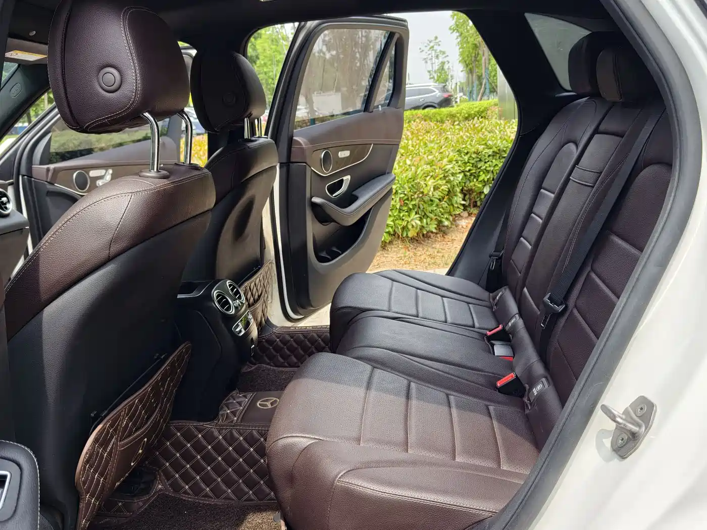 Mercedes-Benz GLC 2022 Model GLC 260 L 4MATIC Luxury Edition фото 11