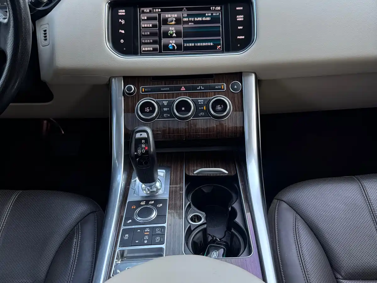 Land Rover Range Rover Sport 2014 3.0 SC V6 HSE фото 9