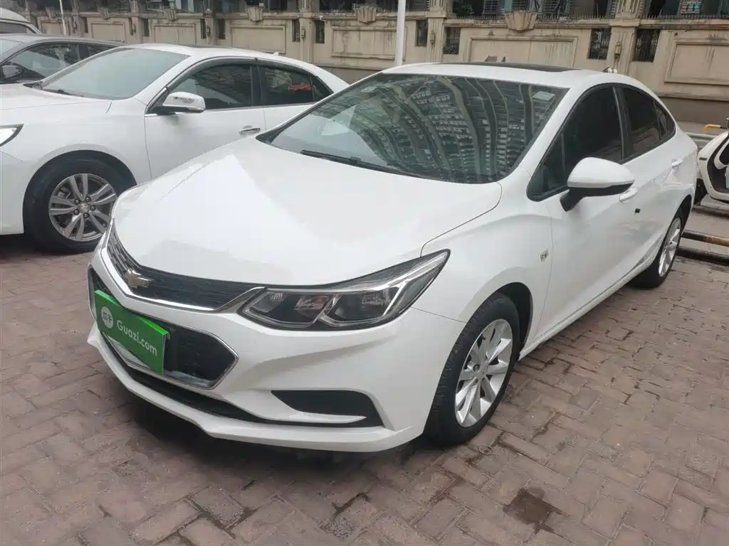 Chevrolet Cruze 2018 320 Automatic Pioneer Sunroof Edition