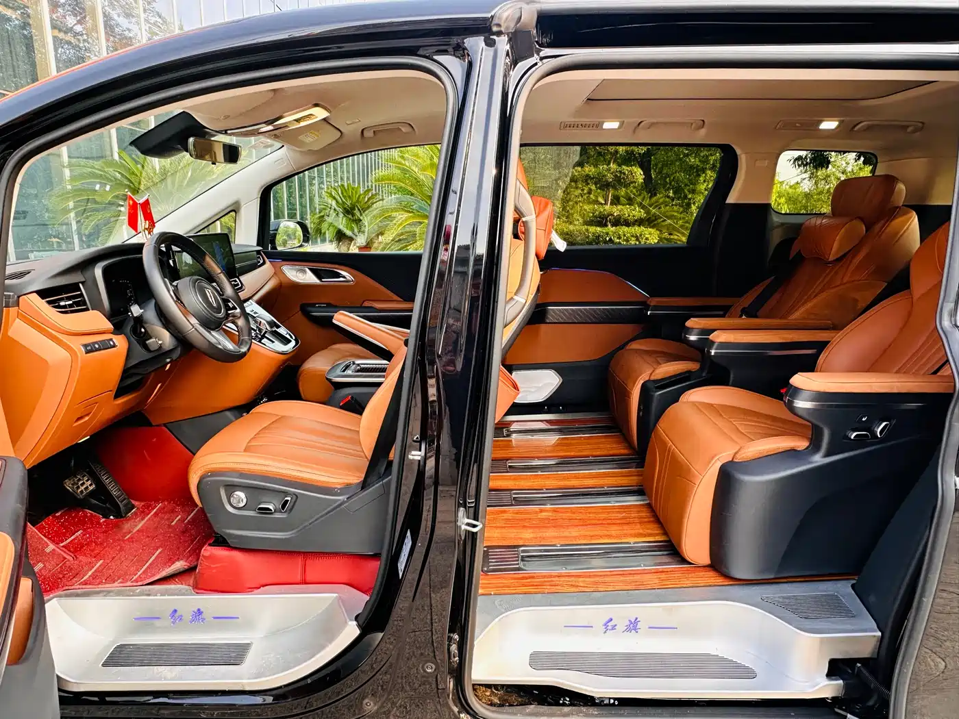 Hongqi HQ9 PHEV 2024 Model 2.0T AWD Business Edition фото 8