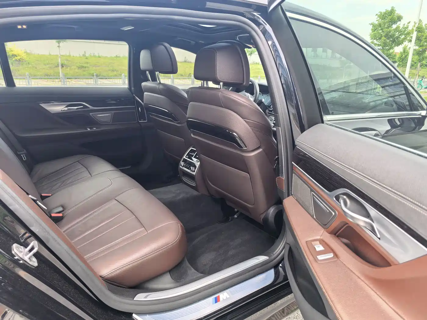 BMW 7 Series 2018 730Li Leading Type M Sport Package фото 12