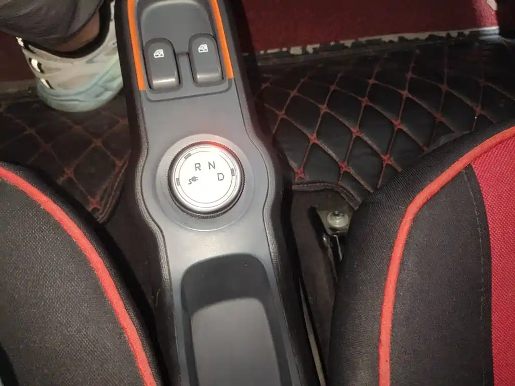 BAOJUN E100