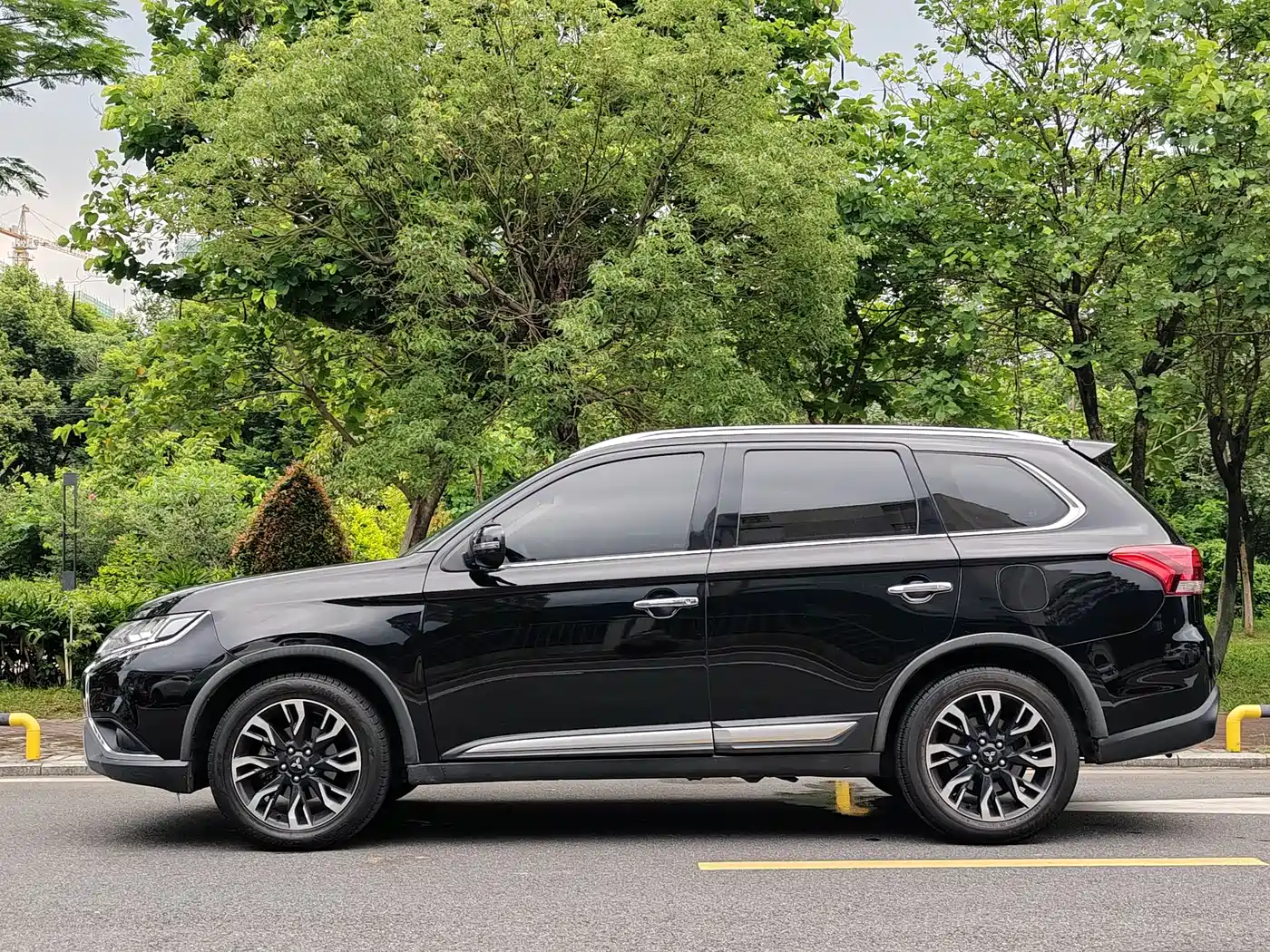 Mitsubishi Outlander 2019 2.4L 4WD Deluxe Edition 5-Seater China VI фото 16