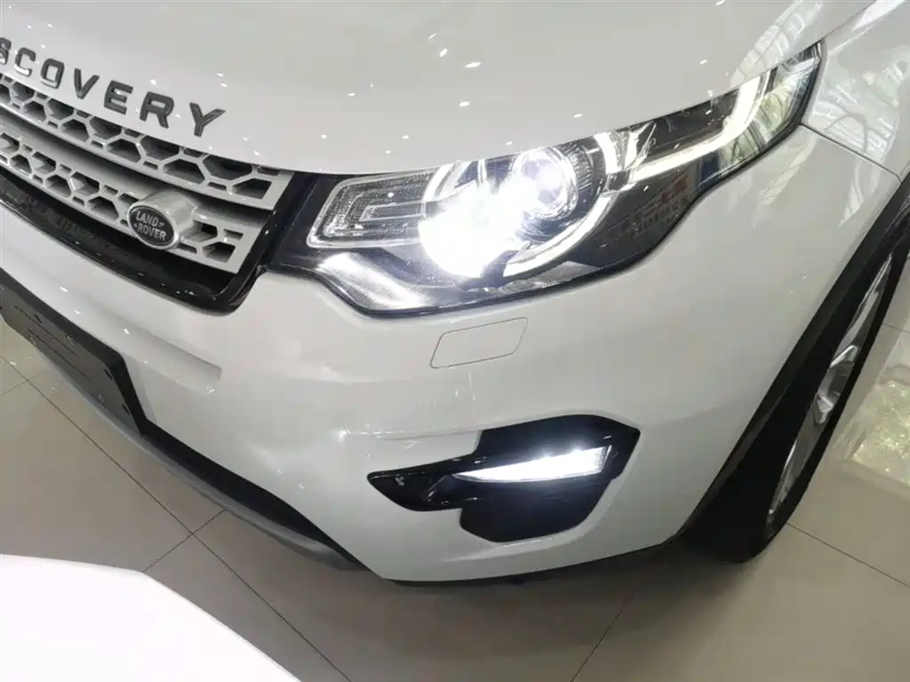 Land Rover Discovery Sport 2016 2.0T HSE фото 24