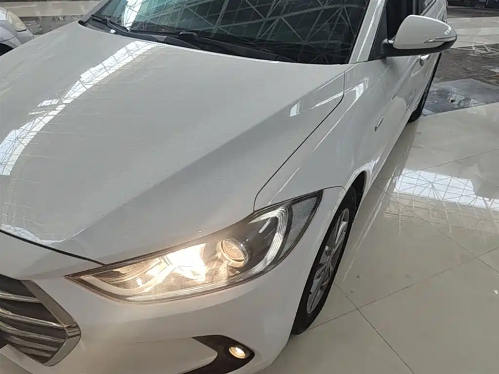 Hyundai Elantra 2016 1.4T DCT Dynamic·Vitality фото 24