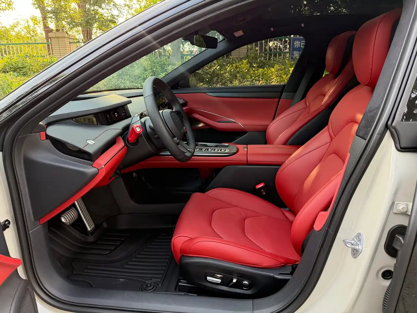 Xiaomi Auto Xiaomi SU7 2024 AWD Extended Range Advanced Smart Driving Max Edition фото 8