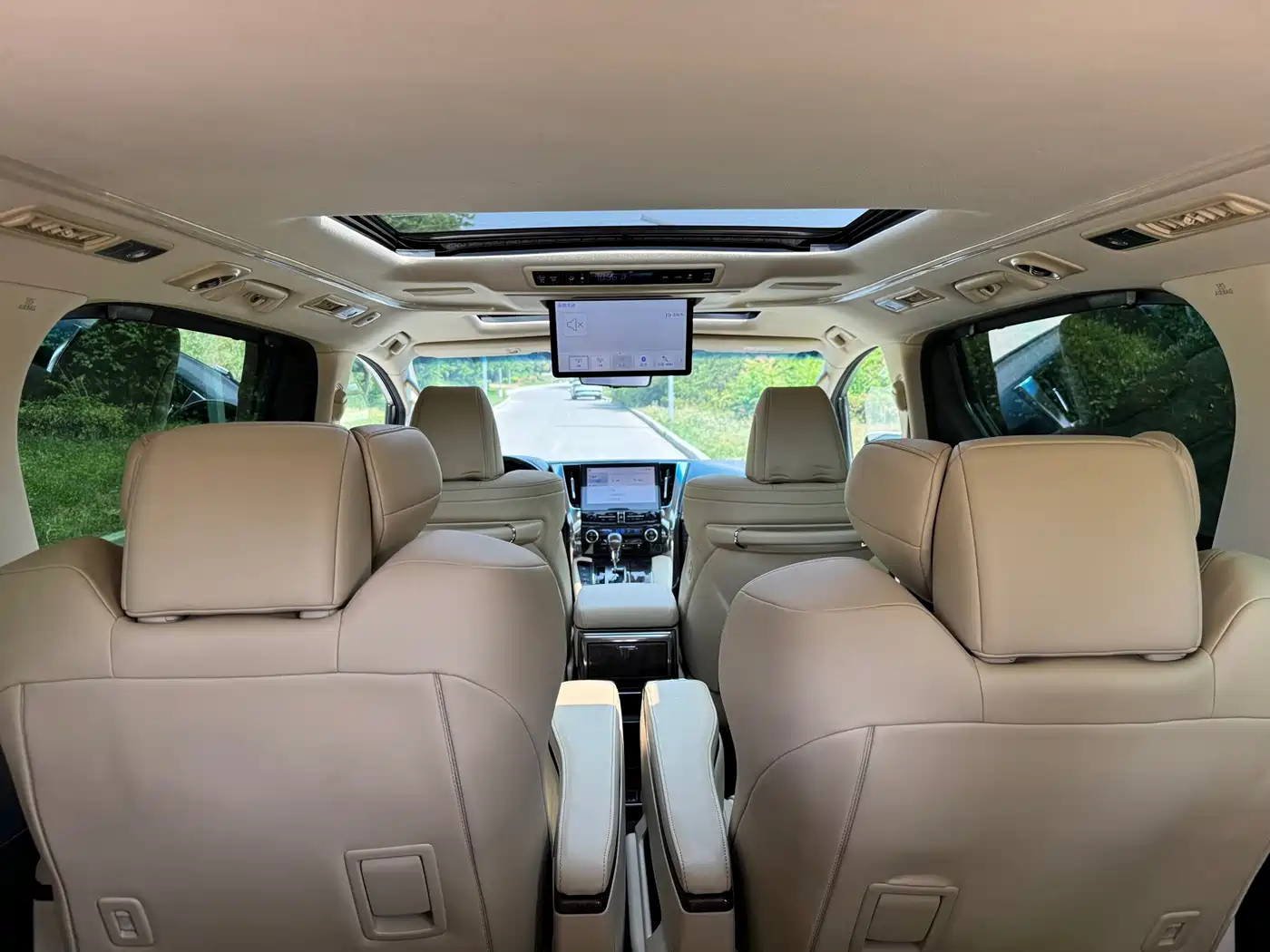 Toyota Alphard 2021 Hybrid 2.5L Premium фото 11
