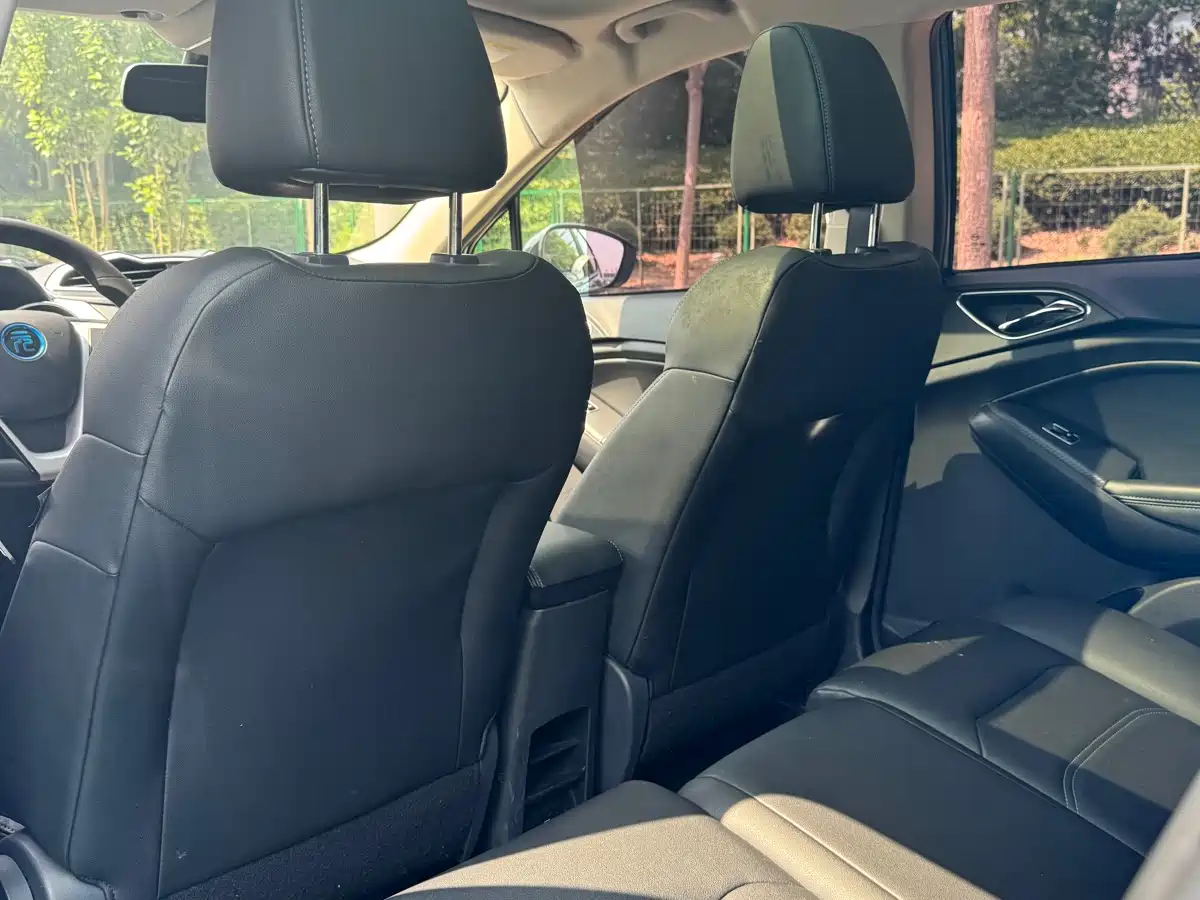 BYD Yuan New Energy 2018 EV360 Smart Connected Cool Edition фото 18