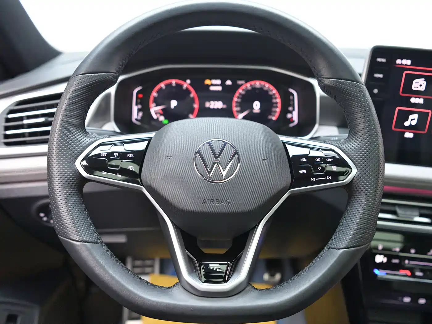 Volkswagen Tayron X 2023 Facelift 380TSI 4WD Flagship Smart Edition фото 8