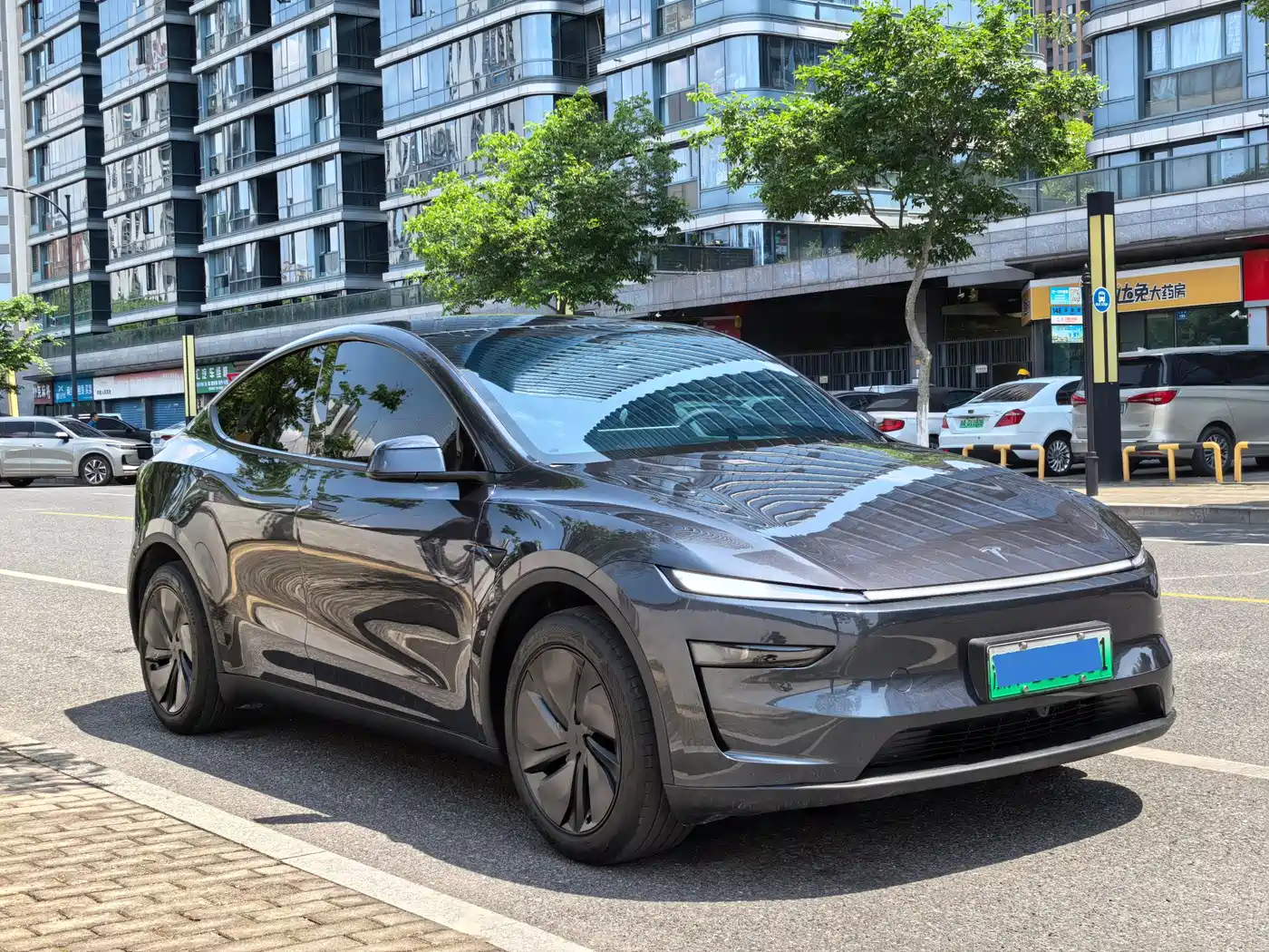 Tesla Model Y 2026 Rear-Wheel Drive фото 8