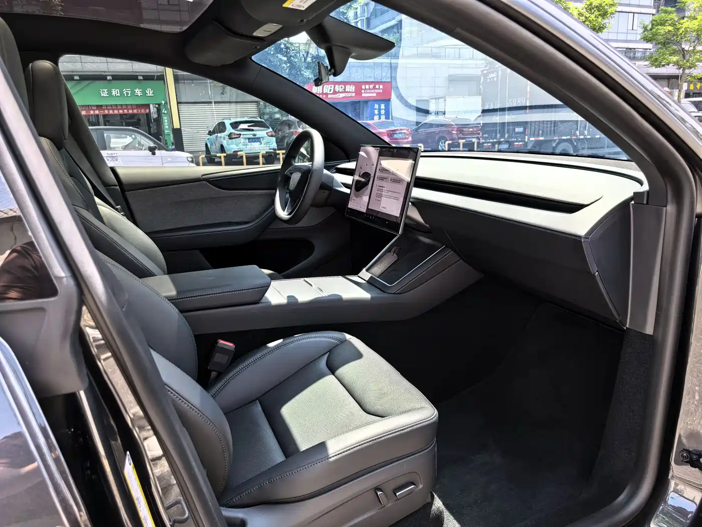 Tesla Model Y 2026 Rear-Wheel Drive фото 17