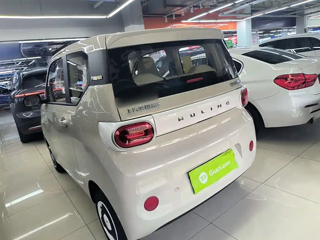 WULING AUTOMOBILE HONGGUANG MINIEV