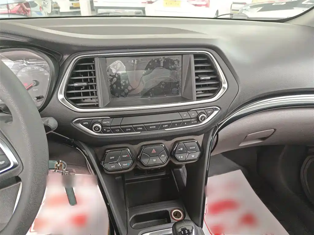 GAC Trumpchi Trumpchi GS4 2017 200T Manual 2WD Elite фото 9