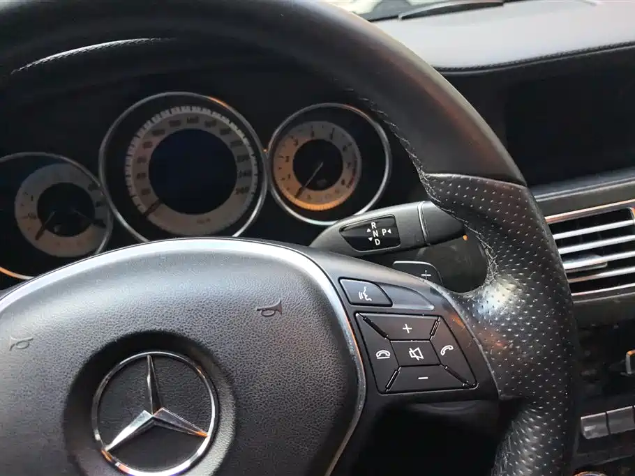 Mercedes-Benz CLS 2012 CLS 300 CGI фото 16