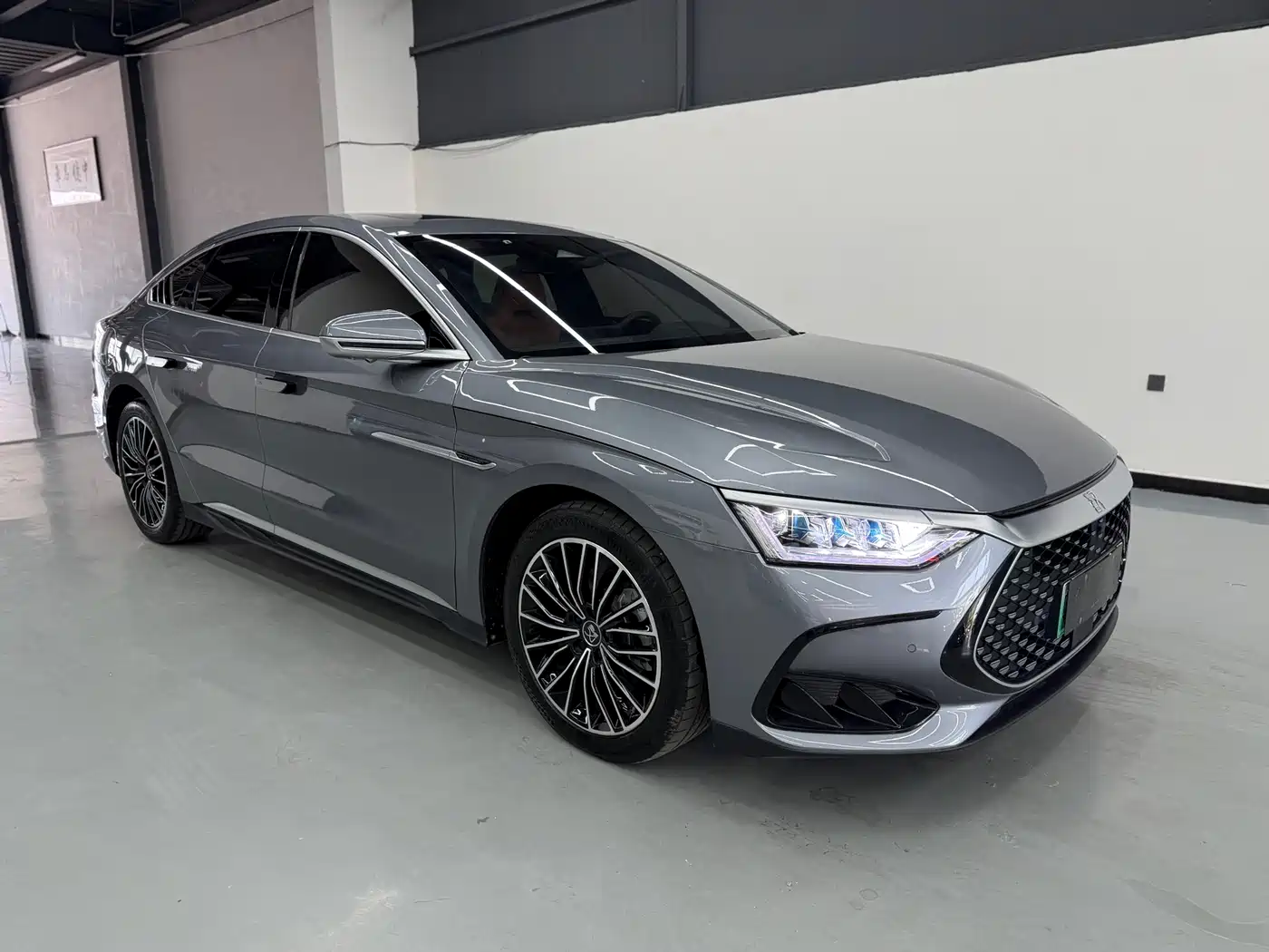 BYD Han 2022 DM-i 121KM Premium Edition фото 3