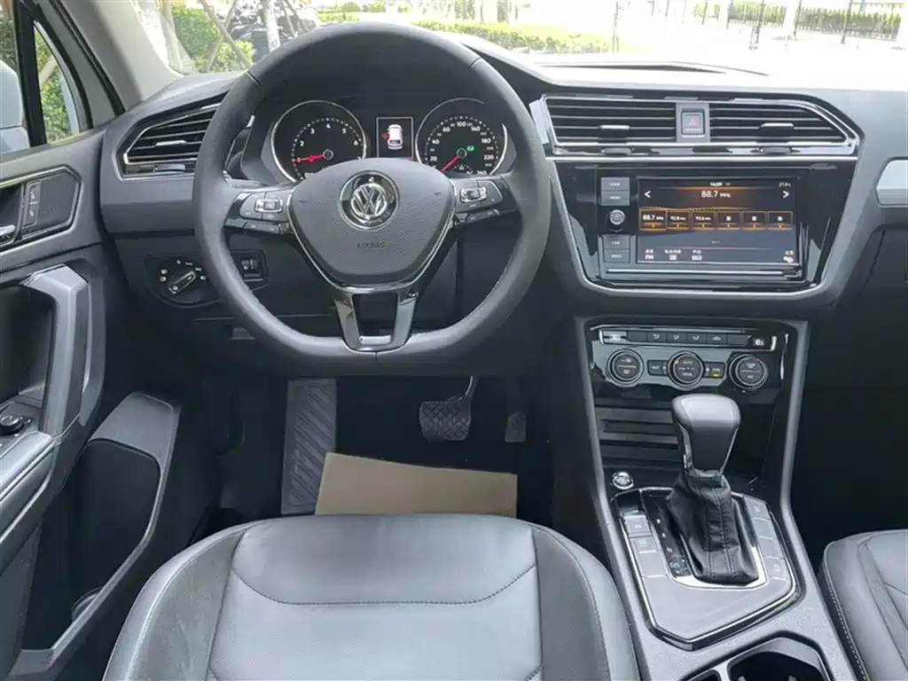 Volkswagen Tiguan L 2019 330TSI Automatic 2WD Panorama Comfort Edition China VI фото 15