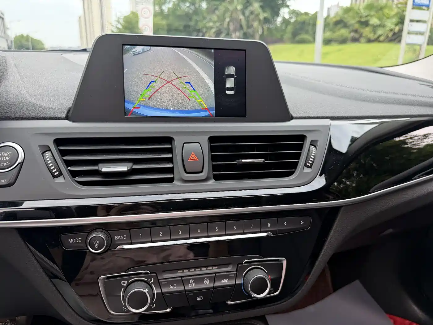 BMW 1 Series 2018 118i Sport Edition фото 8