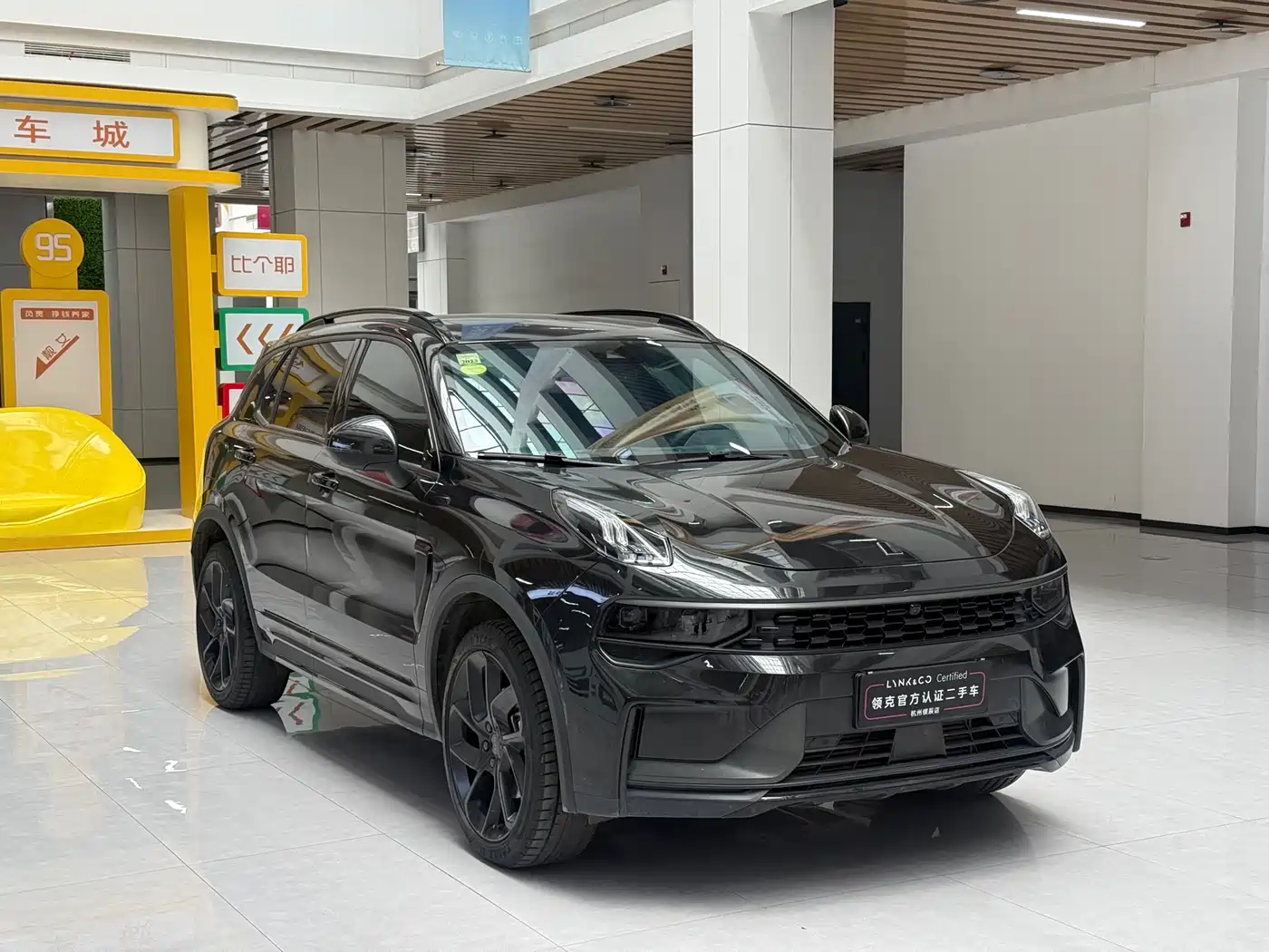 Lynk & Co 01 2021 2.0TD AWD Night Edition фото 3