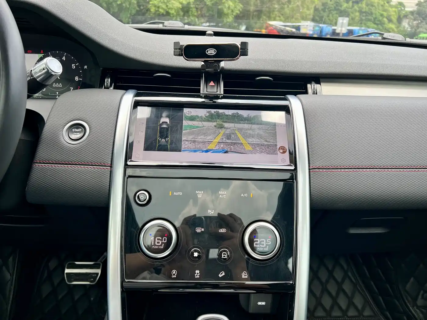 Land Rover Discovery Sport 2022 Model Year Facelift 249PS Metropolitan Edition фото 15