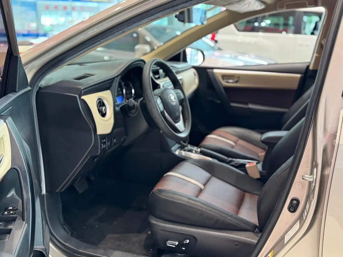 Toyota Corolla 2017 Facelift 1.2T S-CVT GL фото 10