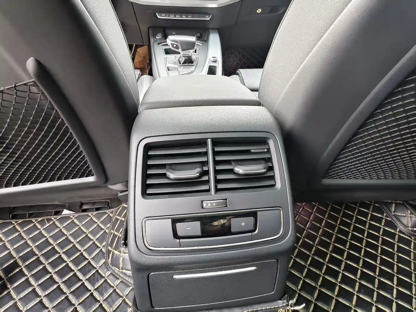 Audi A4L 2020 40 TFSI Luxury Dynamic фото 16