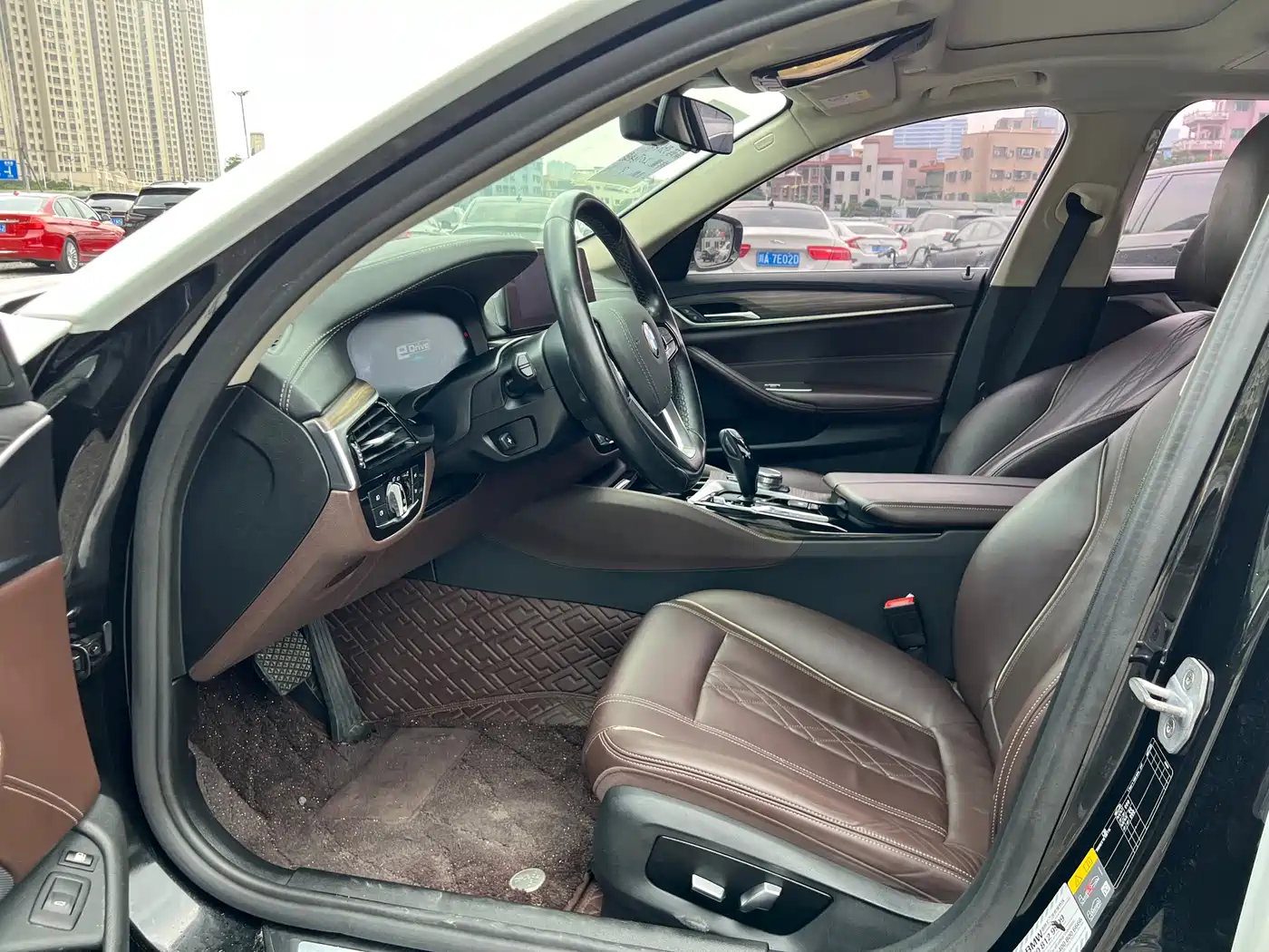 BMW 5 Series New Energy 2019 530Le Luxury Package фото 7