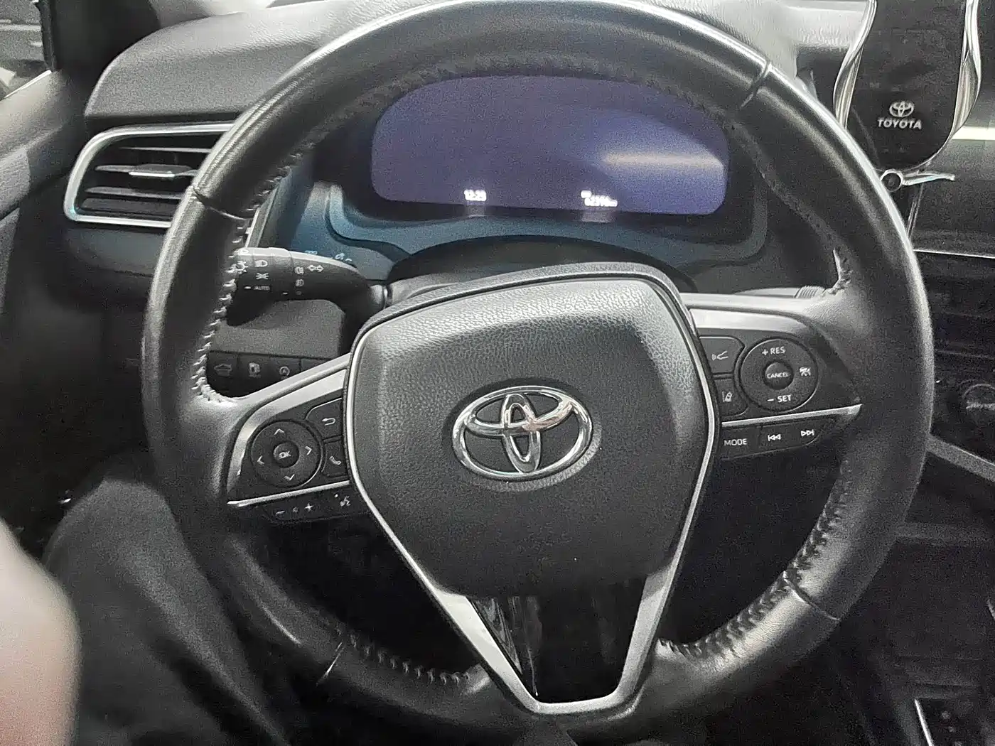 Toyota Camry 2021 2.0G Luxury Edition фото 4