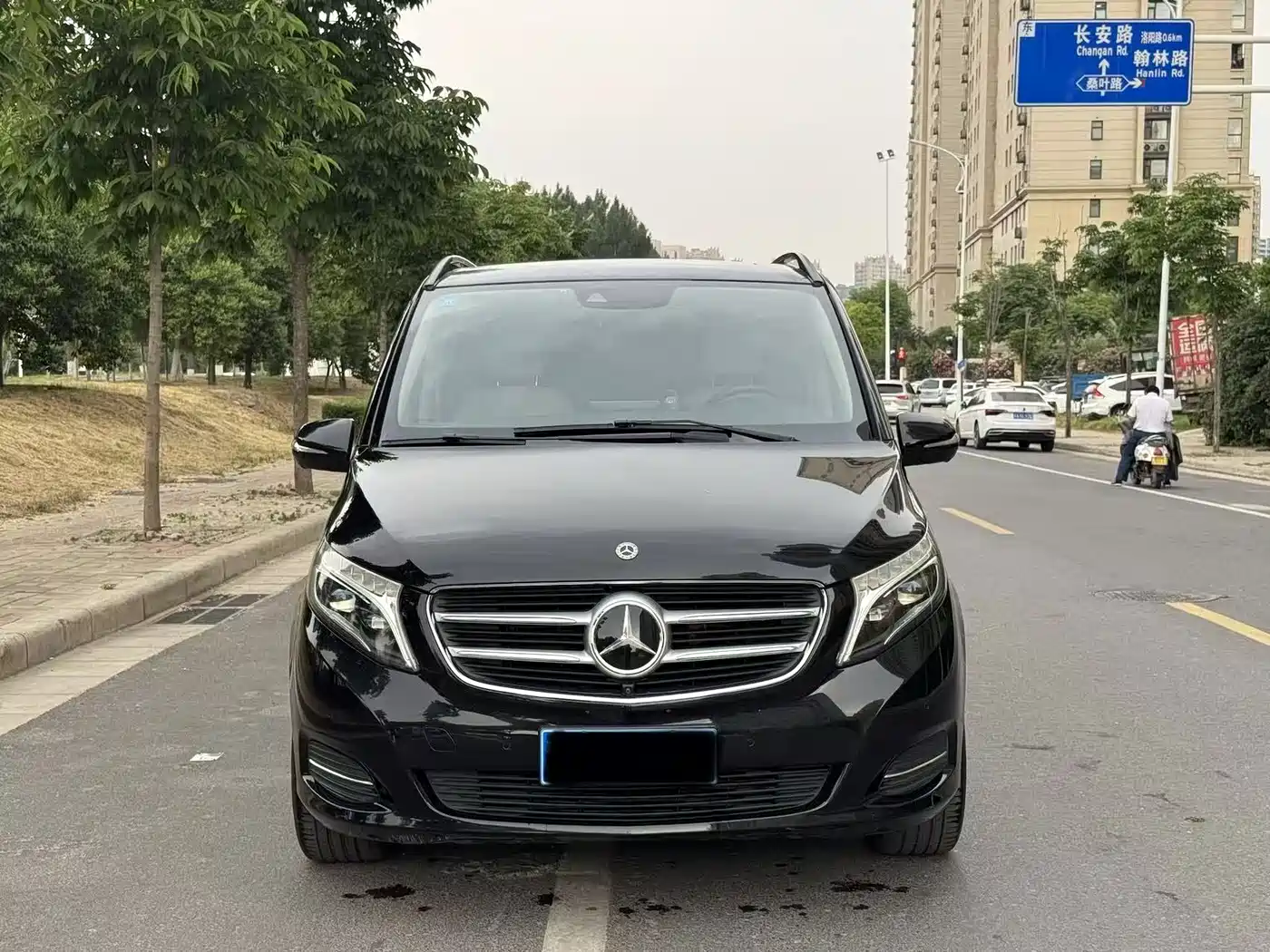 Mercedes-Benz V-Class 2018 V 260 L Premium Long Wheelbase Edition China VI фото 2