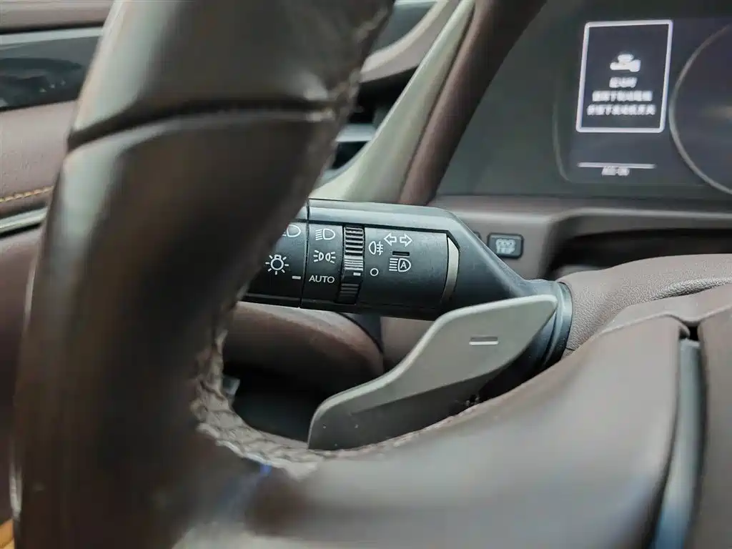 Lexus ES 2020 200 Excellence фото 21