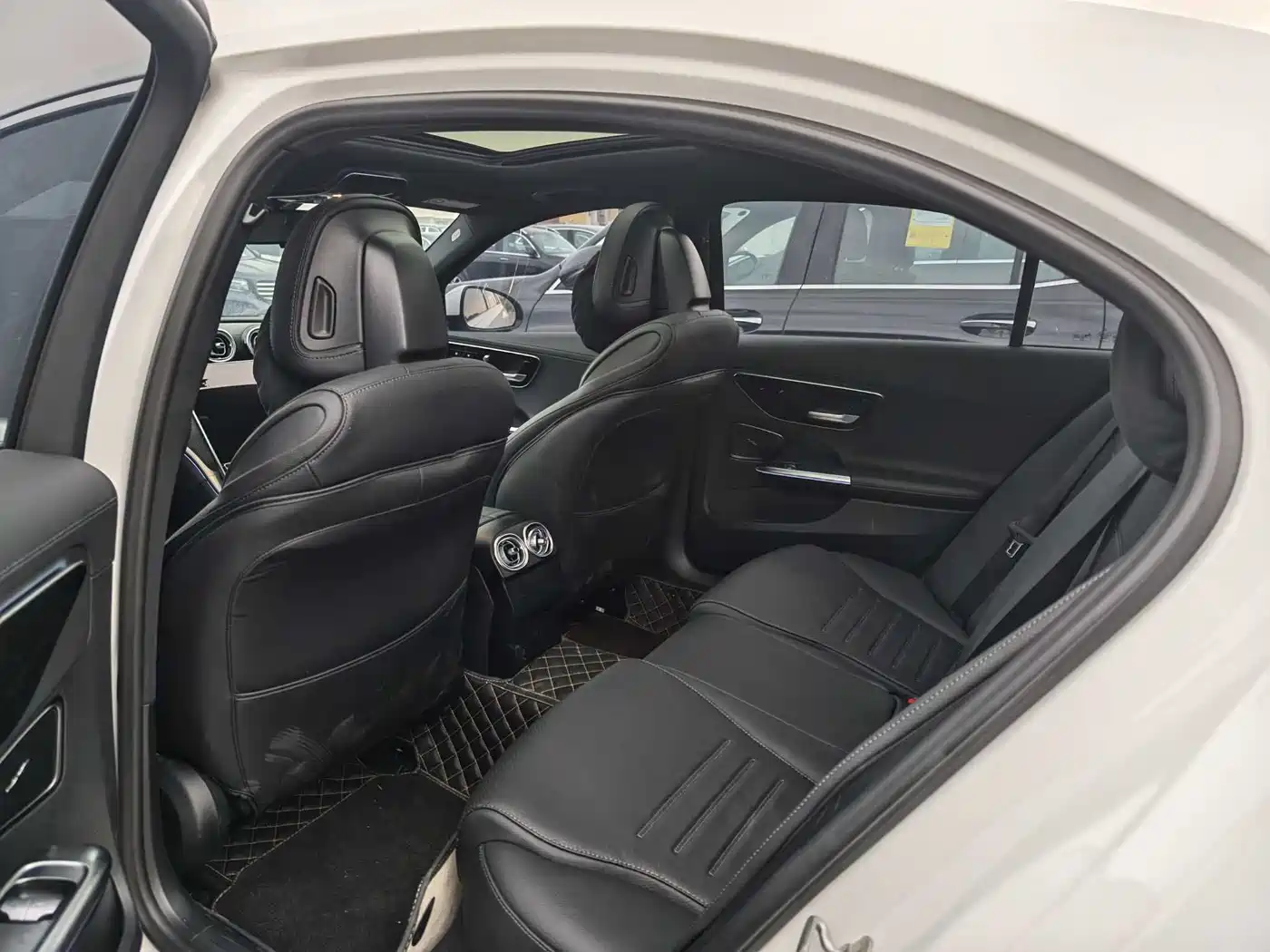Mercedes-Benz C-Class 2024 C 260 L Sport фото 11