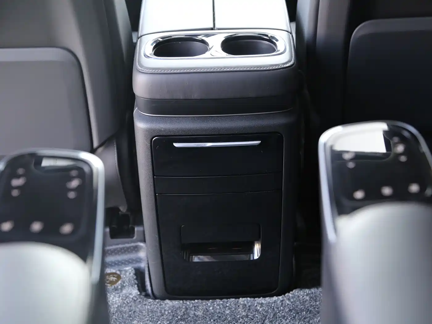 GAC Trumpchi Trumpchi M8 2024 Master Series 400T Ultimate Edition фото 18