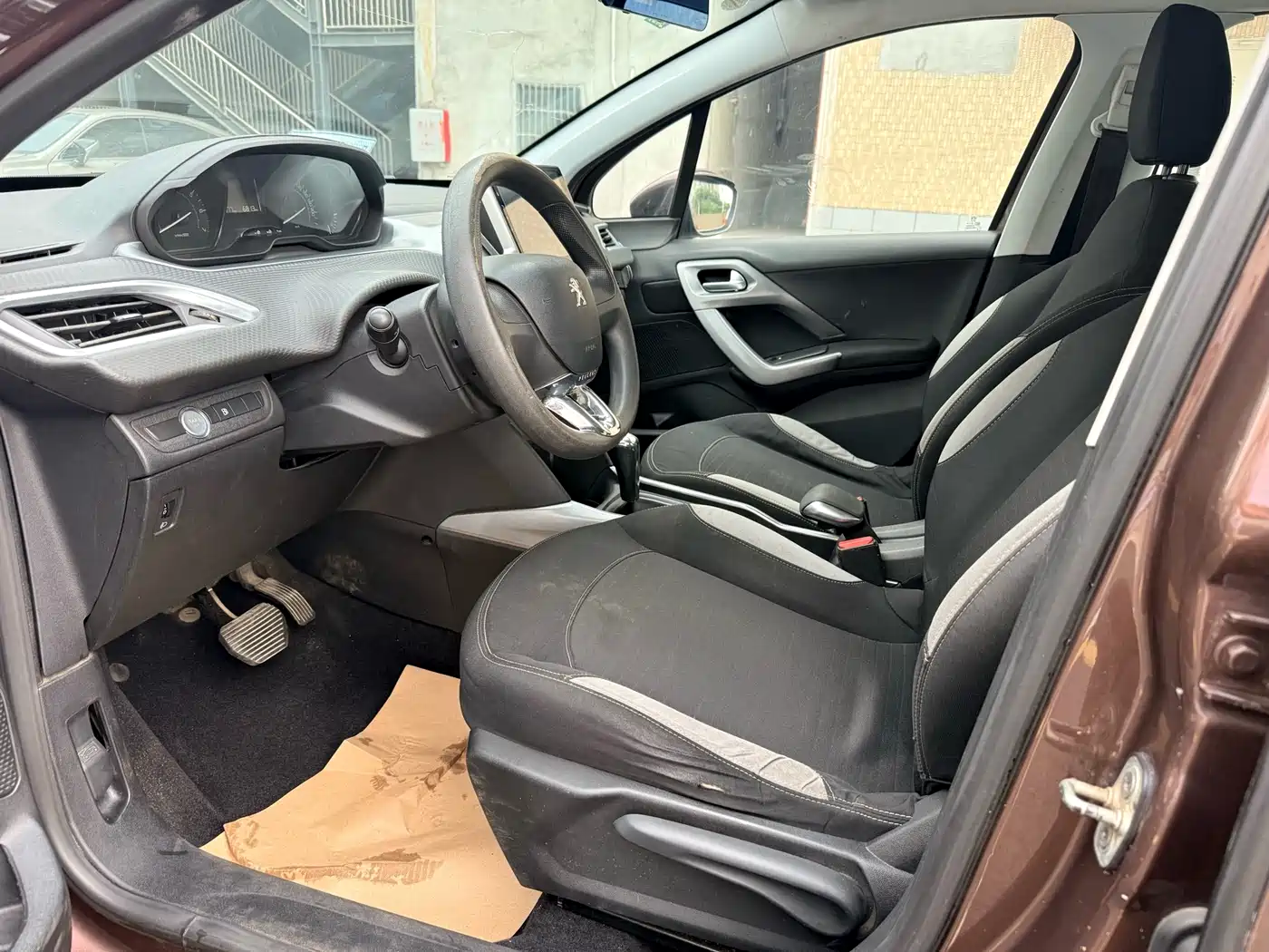 Peugeot 2008 2016 230THP Automatic Fashion фото 4