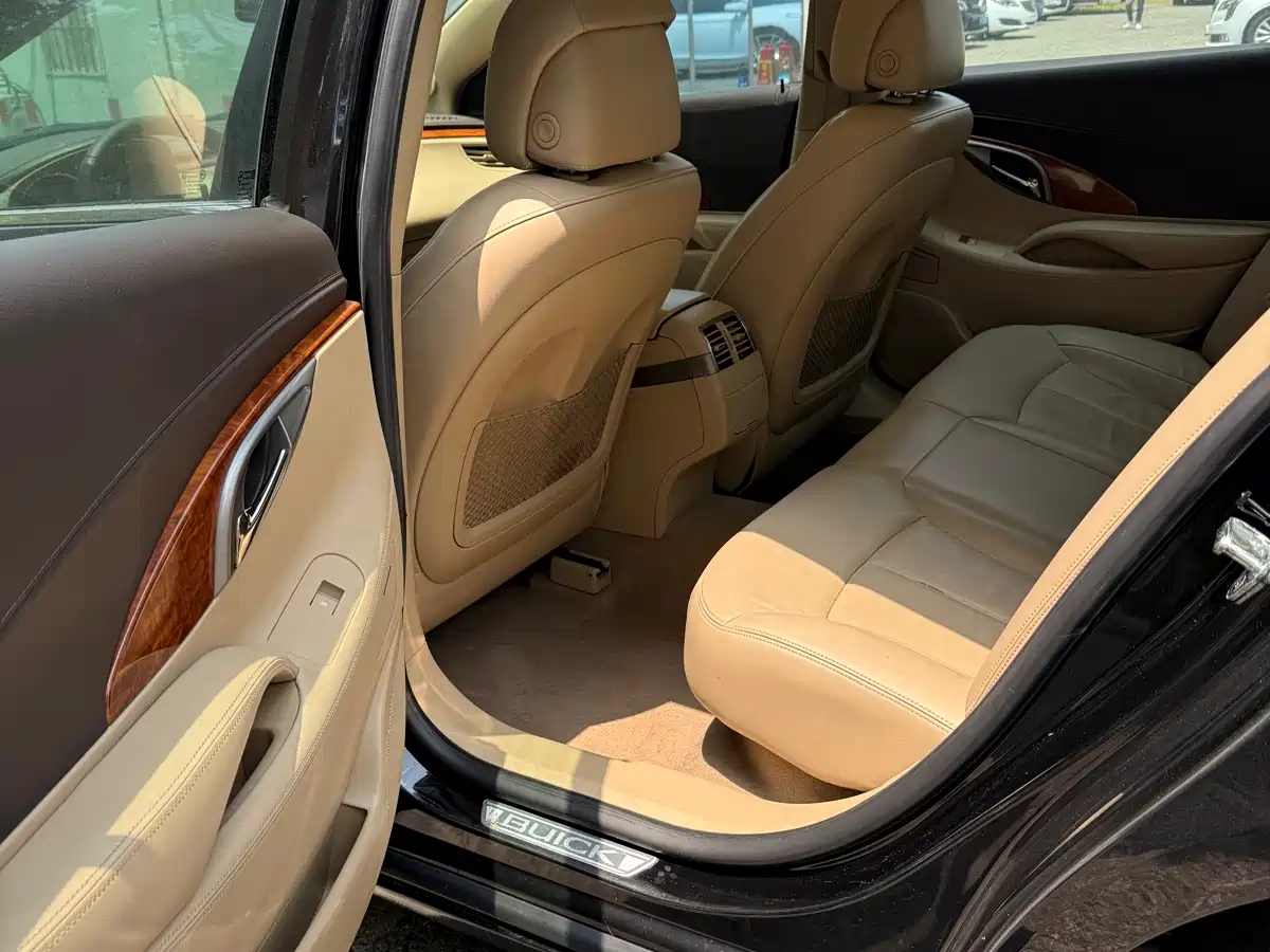 Buick LaCrosse 2012 2.4L SIDI Premium Edition фото 9