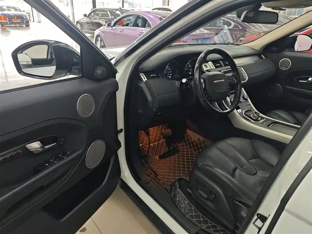 Land Rover Range Rover Evoque 2015 2.0T 5-Door Intelligent Edition фото 12