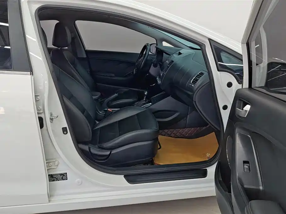 Kia K3 2016 1.6L Automatic GLS фото 8