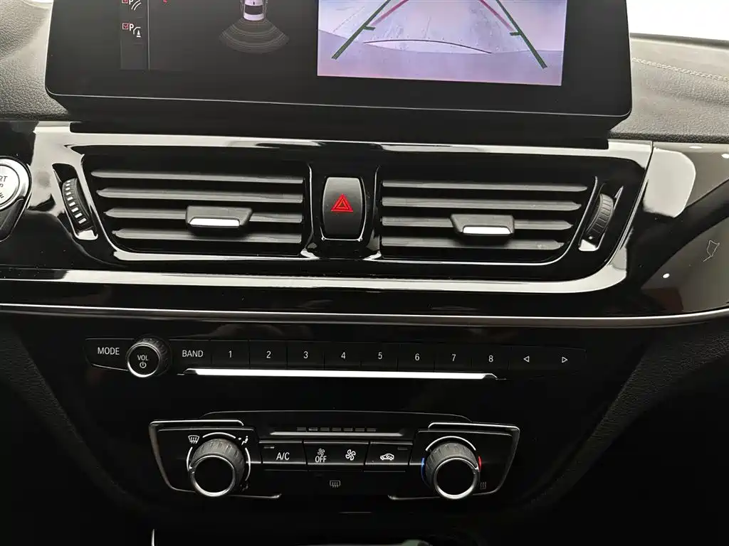 BMW 1 Series 2021 Facelift 120i M Sport Shadow Edition фото 15