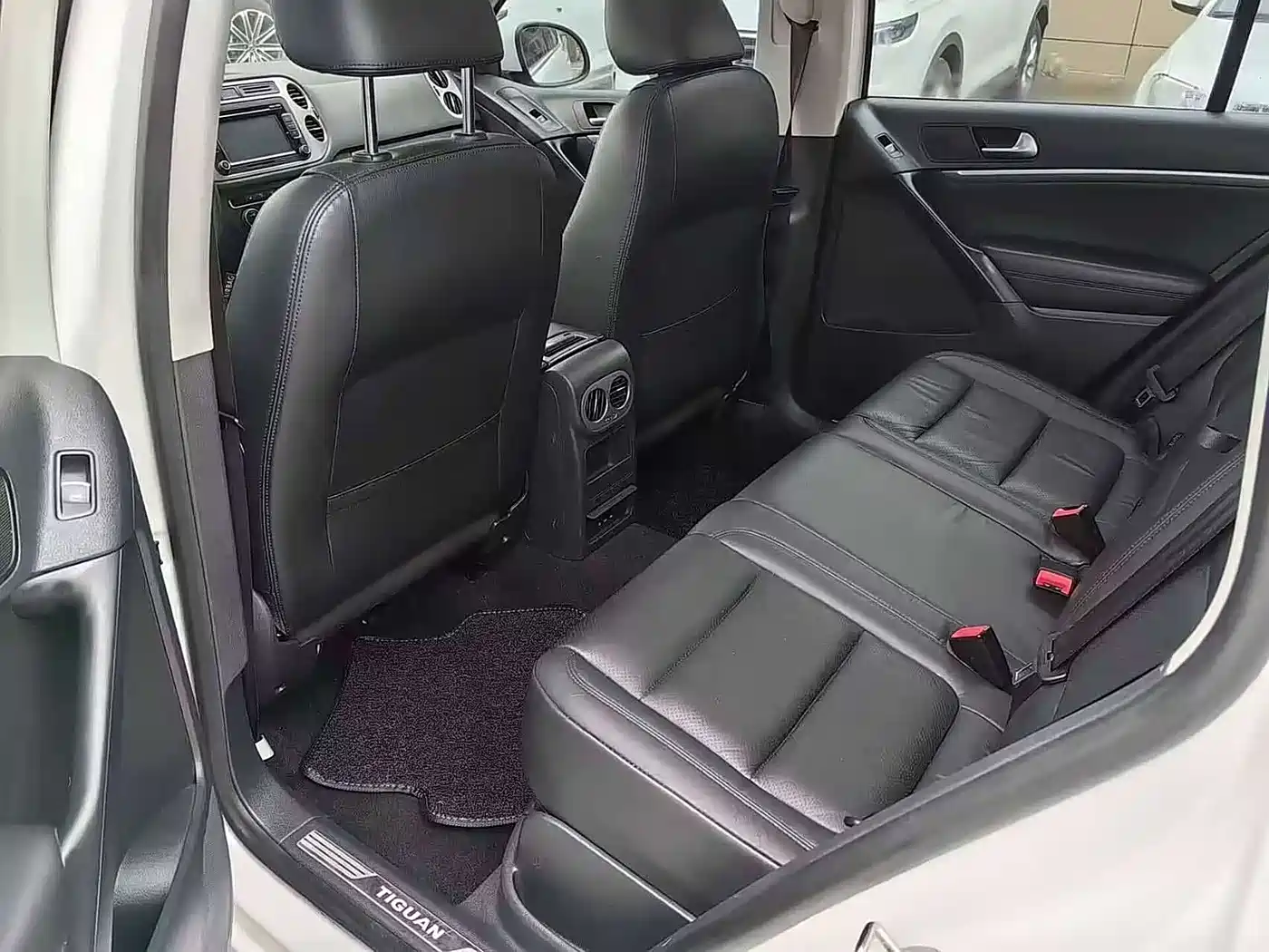 Volkswagen Tiguan 2015 1.8TSI Automatic 2WD Highline фото 6