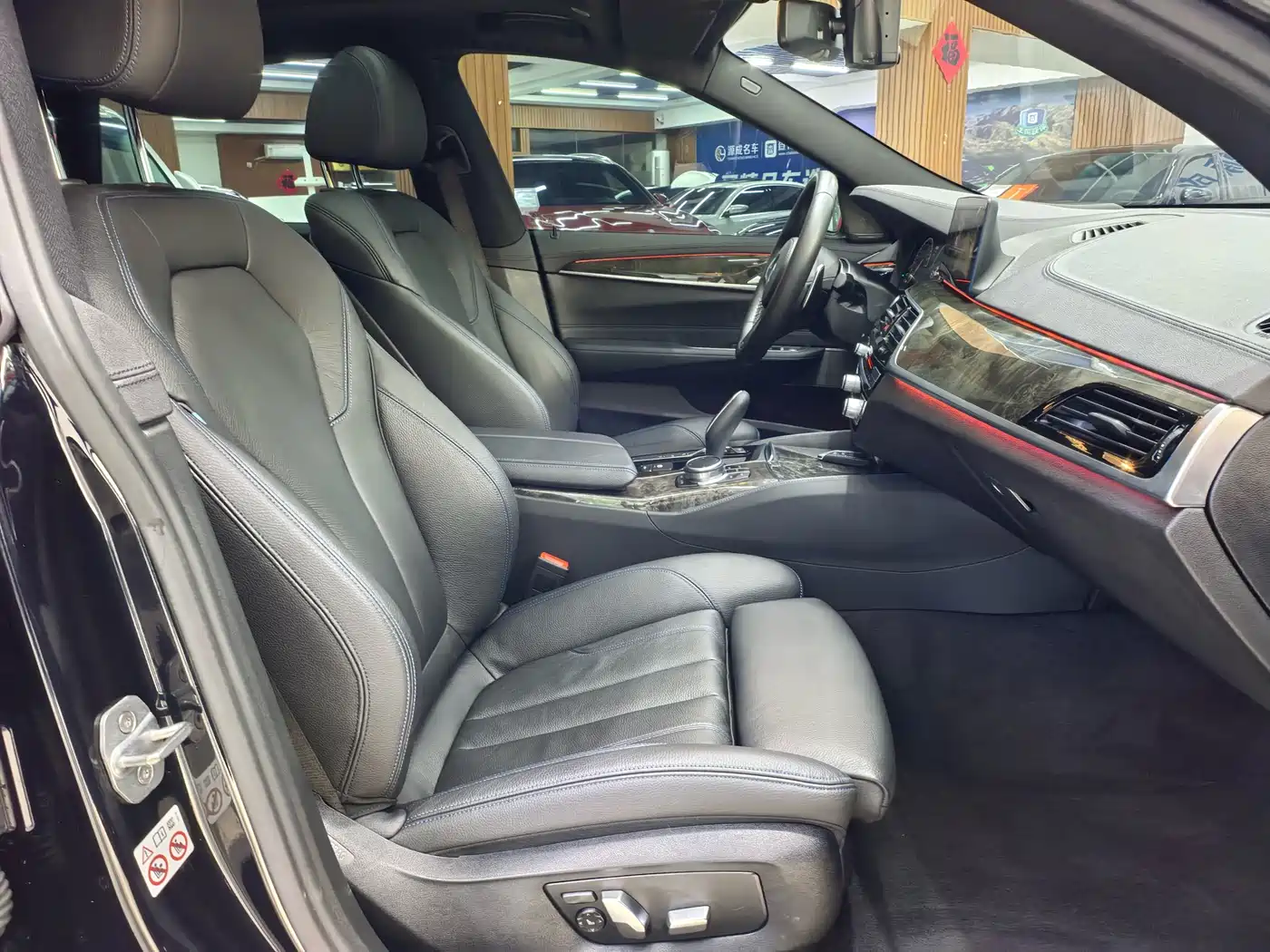 BMW 6 Series GT 2019 630i M Sport Package фото 12