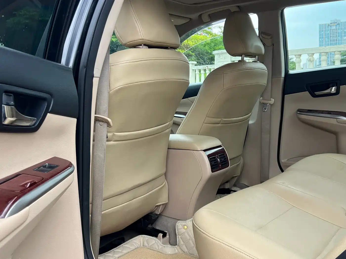 Toyota Camry 2011 200G Luxury Anniversary Edition фото 8
