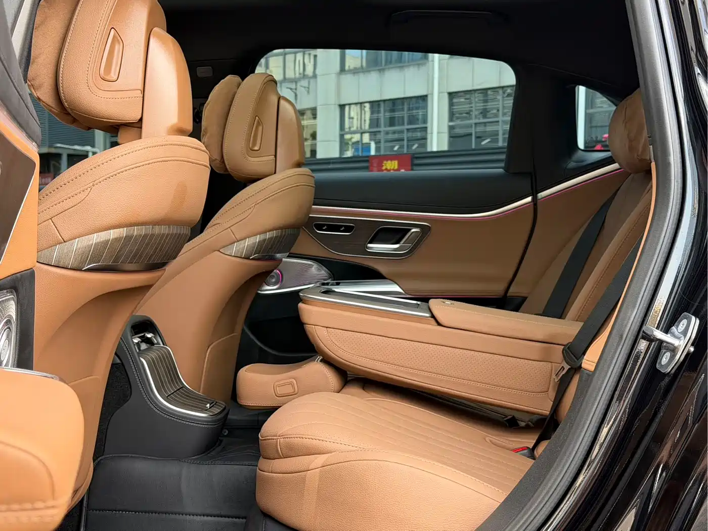 Mercedes-Benz E-Class 2025 E 300 L Fashion фото 8