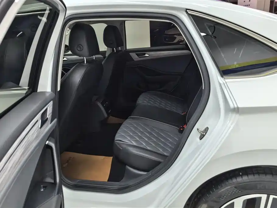 Volkswagen Sagitar 2023 Model Year 200TSI DSG Surpass Edition фото 11